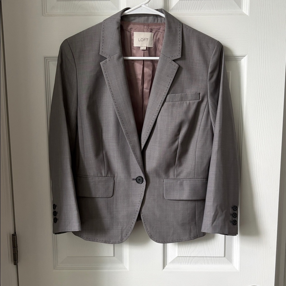 LOFT Light Gray Single-Button Women's Blazer with Notch Lapel